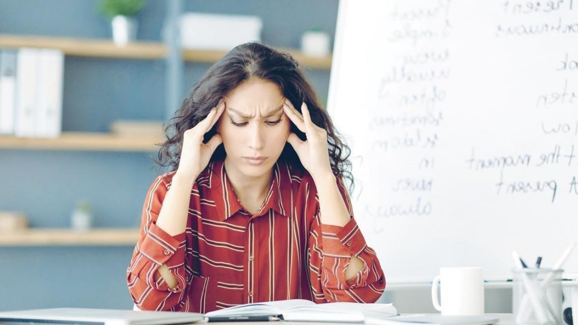 Detaillierte Finanzcharts und saisonale Analysen